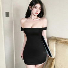 블랙 미니멀 애트모스 오피스룩